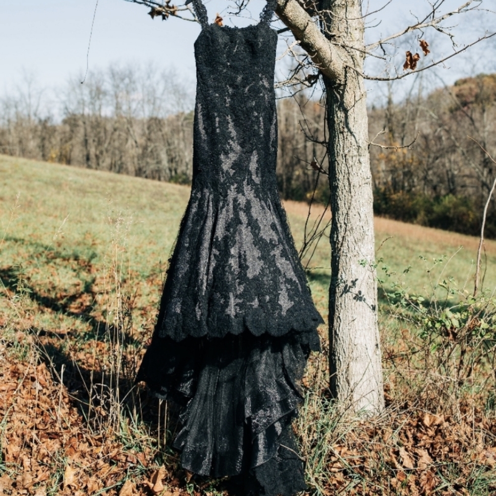 Enzoani Dakota Black Wedding Dress